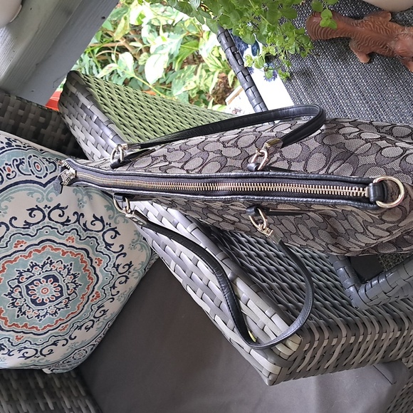 Coach F36220 Kelsey Black Leather Trim w Gray "C" Signature Shoulder - Picture 4 of 12